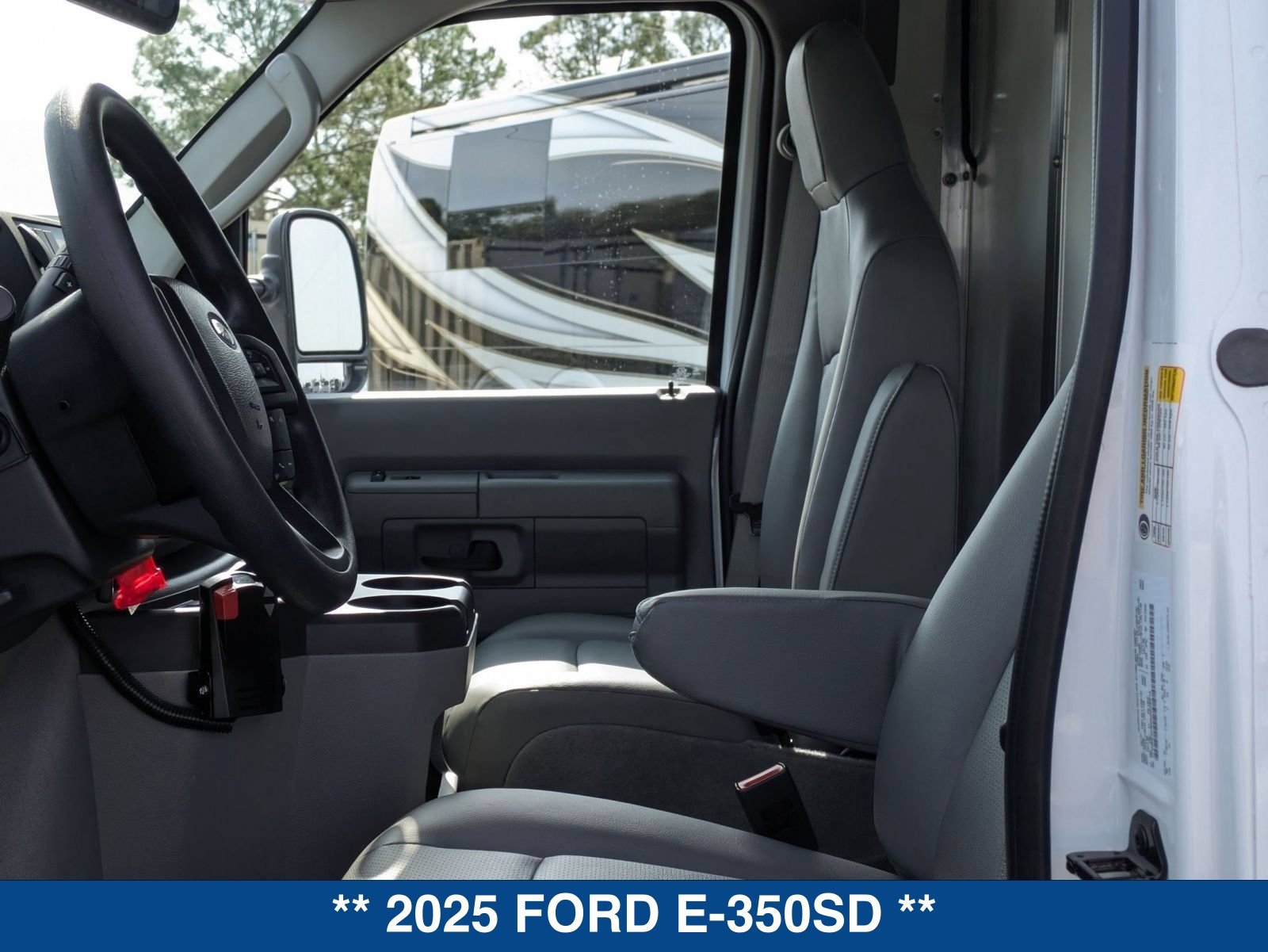 New 2025 Ford E-350 and Econoline 350 Super Duty w/ Power Equipment Group RWD image 18
