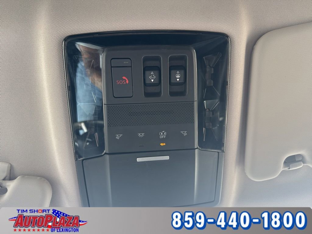 Used 2025 Mitsubishi Outlander AWD image 32