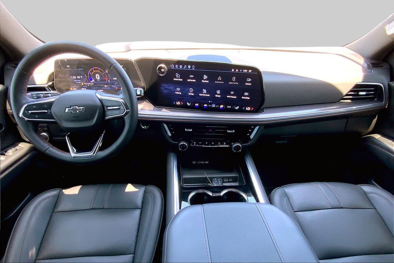 Used 2025 Chevrolet Suburban RST w/ Comfort Package AWD/4WD image 15
