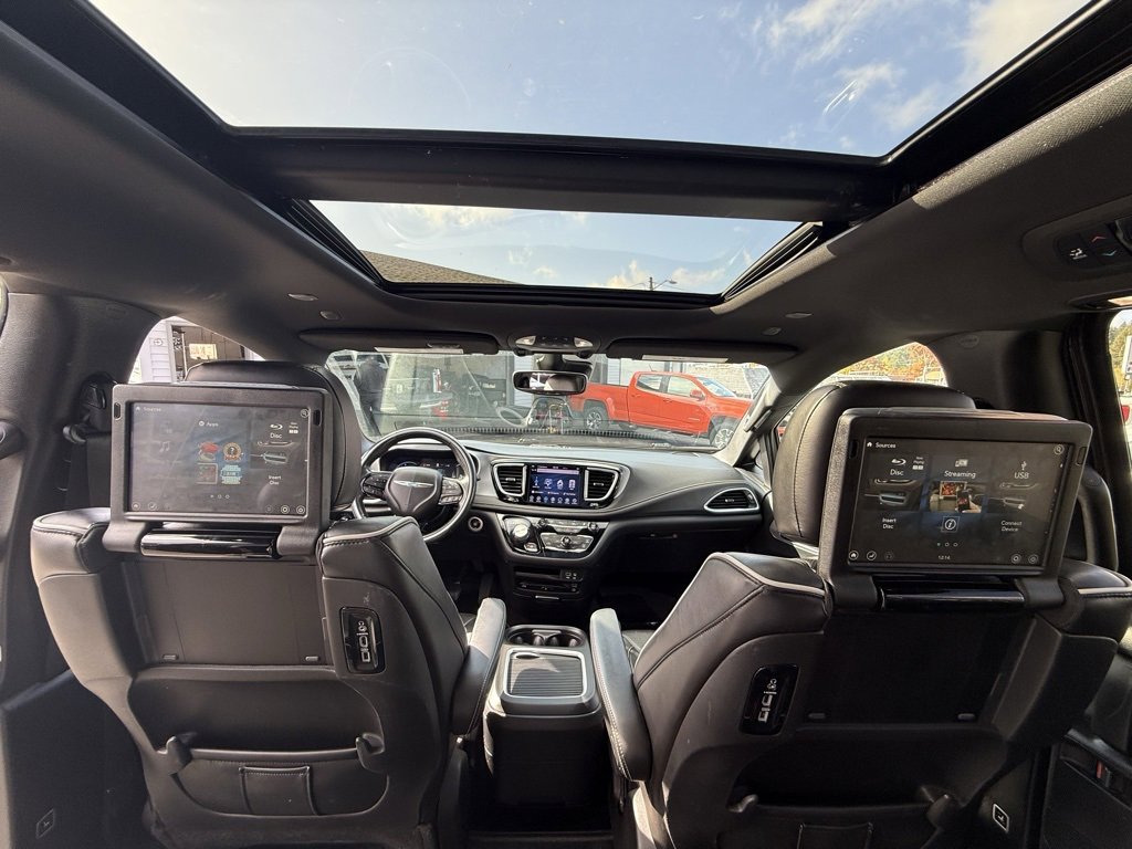 Used 2020 Chrysler Pacifica Limited w/ Advanced Safetytec Group image 17
