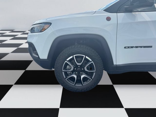New 2026 Jeep Compass Trailhawk w/ Sun, Sound & Navigation Group AWD/4WD image 14