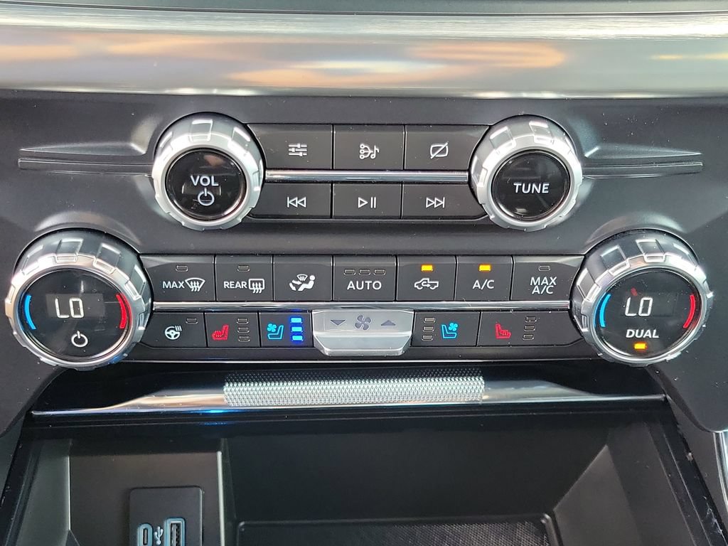 Certified 2021 Ford F150 Lariat w/ Equipment Group 502A High AWD/4WD image 31