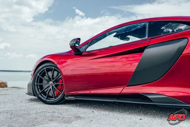 Used 2016 McLaren 675LT Coupe RWD image 33