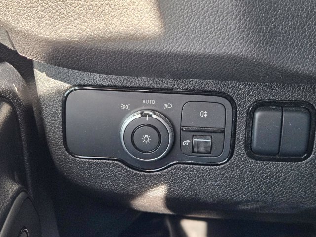 Used 2025 Mercedes-Benz Sprinter 2500 image 33
