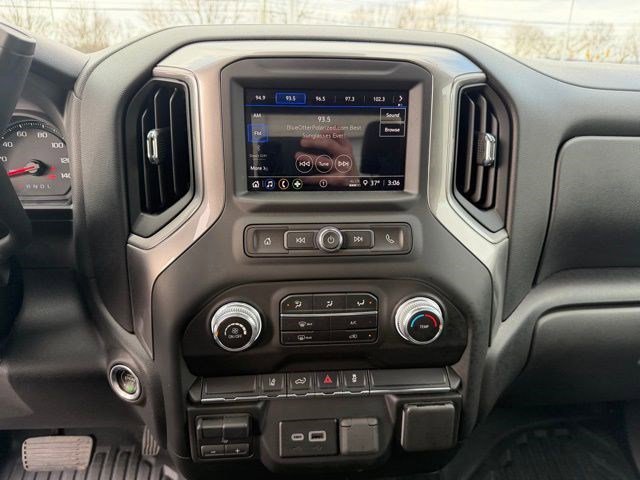 Used 2024 GMC Sierra 2500 Pro w/ Convenience Package image 17