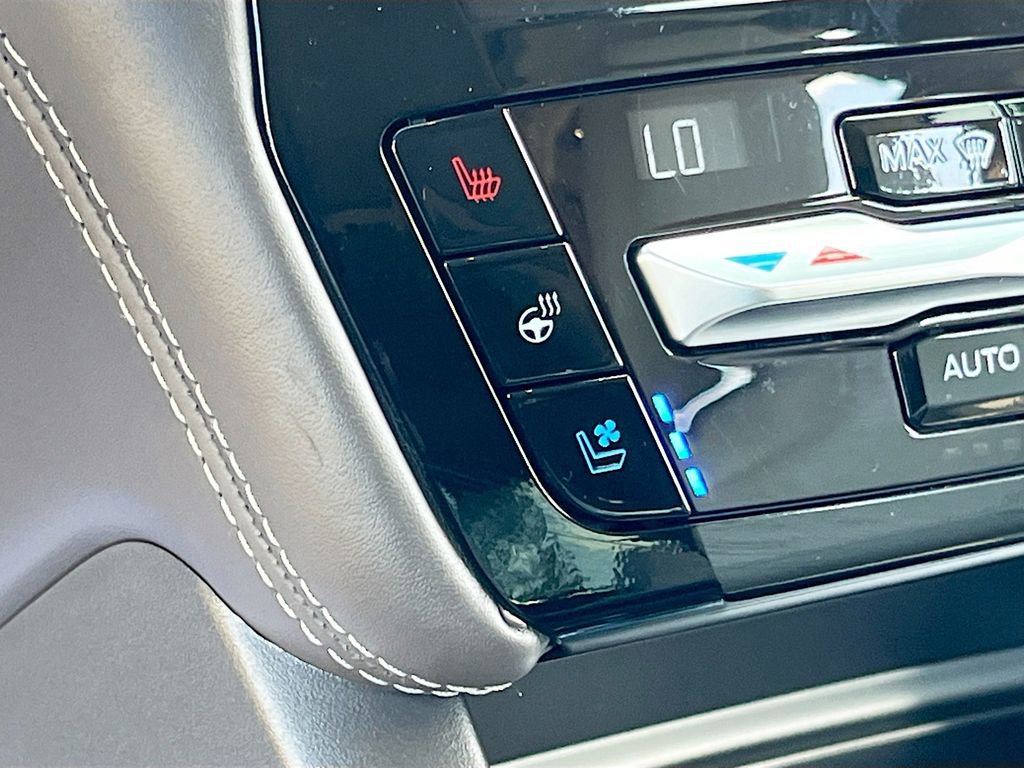 Used 2021 Ford Explorer Platinum w/ Equipment Group 601A image 20