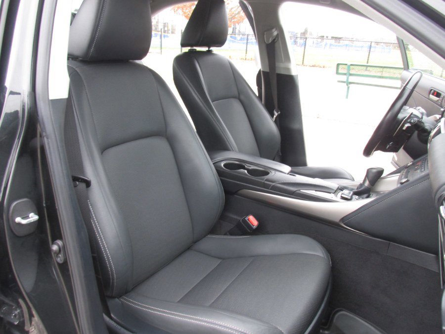 Used 2020 Lexus IS 300 AWD w/ Premium Package image 59