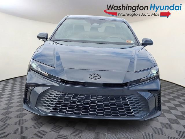 Used 2025 Toyota Camry SE image 2