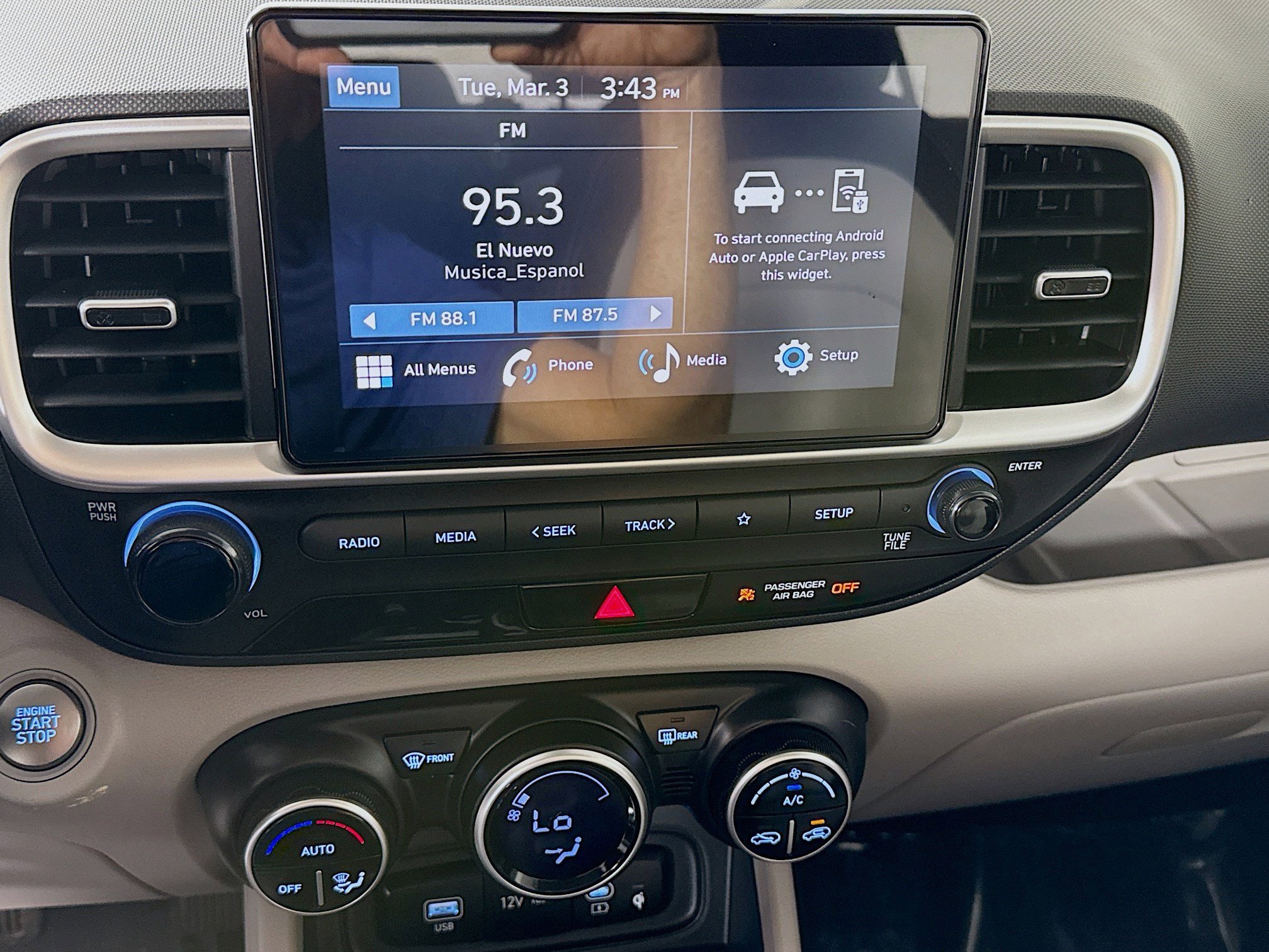 Used 2026 Hyundai Venue SEL image 18