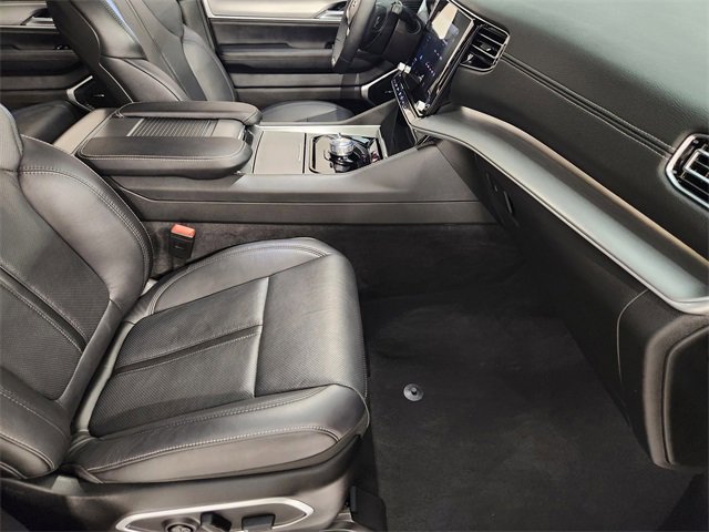 Used 2025 Jeep Wagoneer Series II image 4