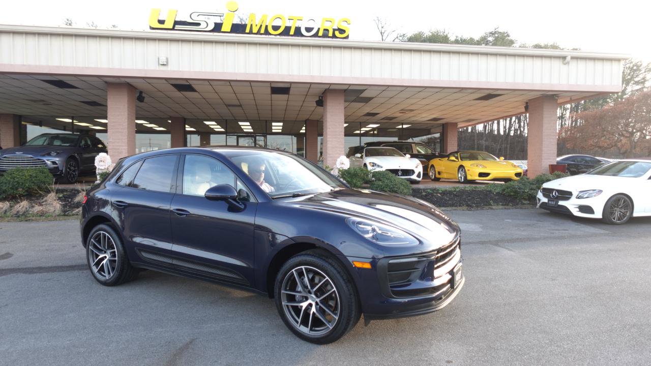 Used 2022 Porsche Macan w/ Premium Package AWD/4WD image 27