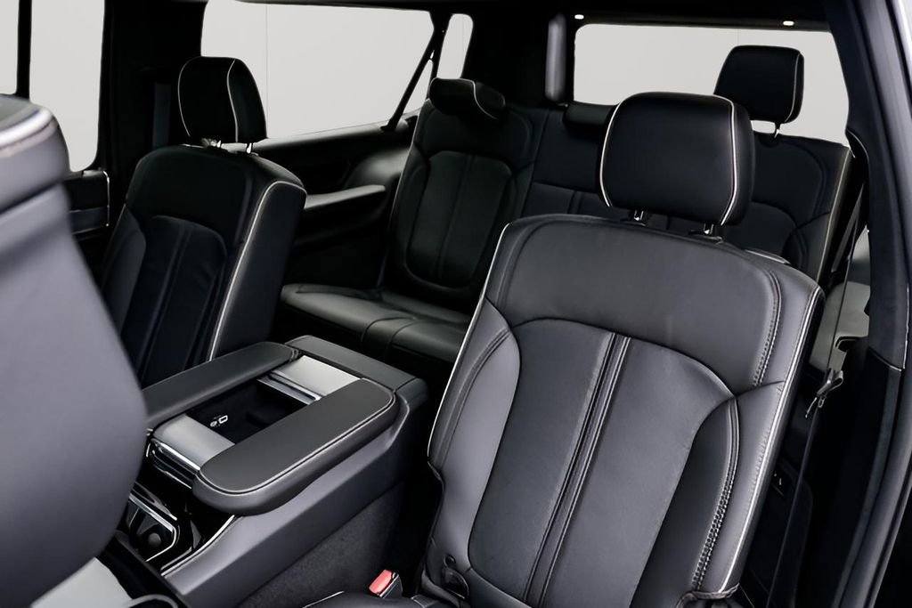 Used 2023 Jeep Grand Wagoneer L Series II w/ Premium Group II image 19