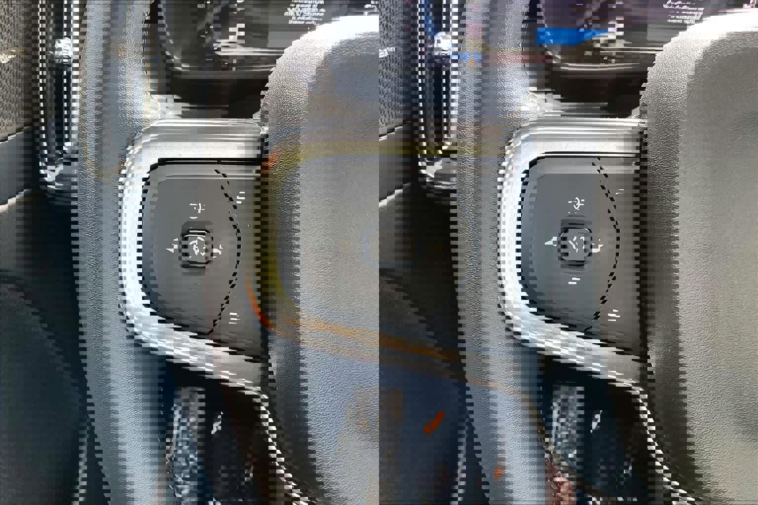 Used 2023 Volvo C40 P8 Recharge Ultimate w/ Protection Package Premier image 21