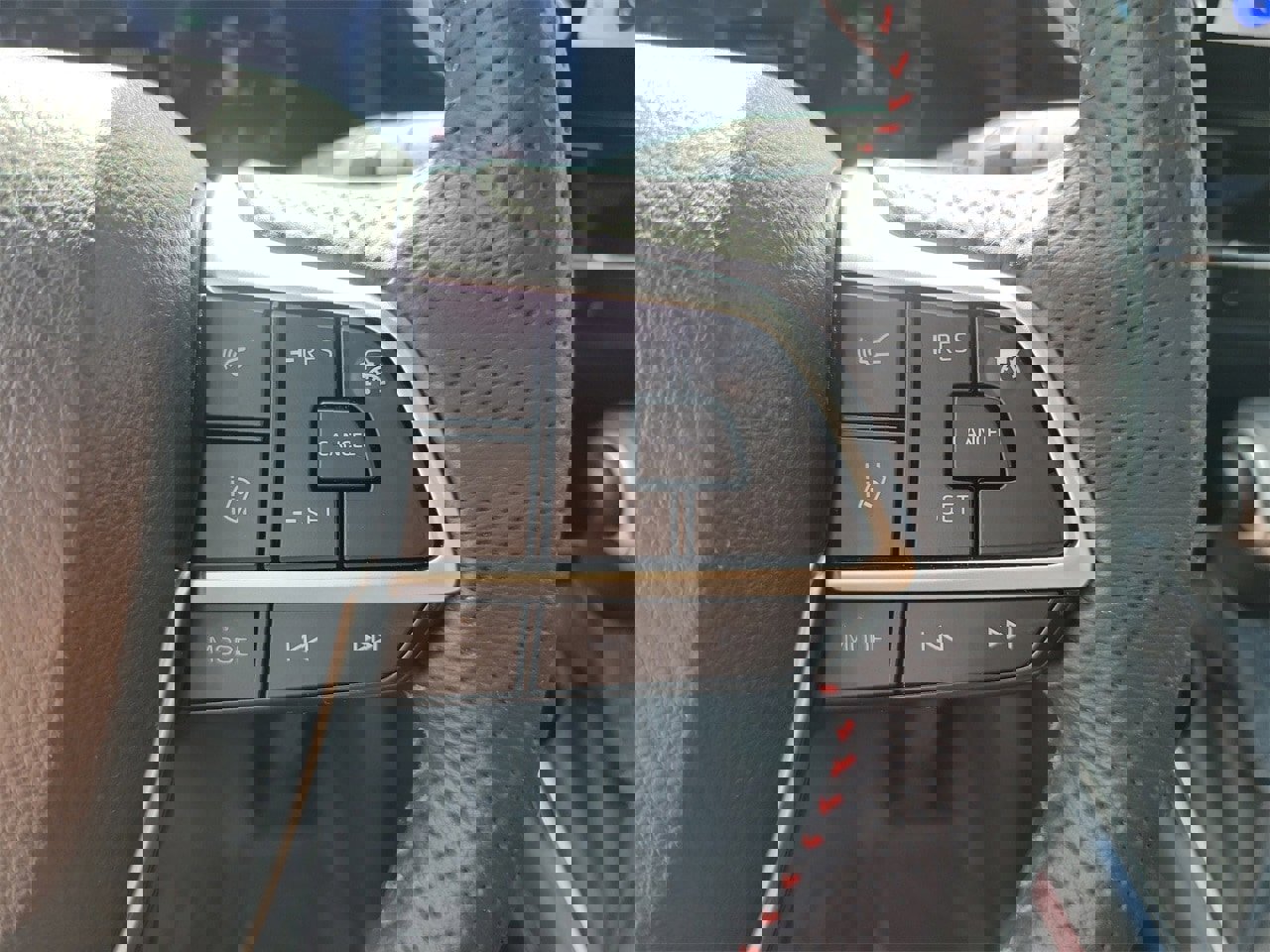 Used 2025 Toyota Sienna XSE w/ XSE Plus Package image 22