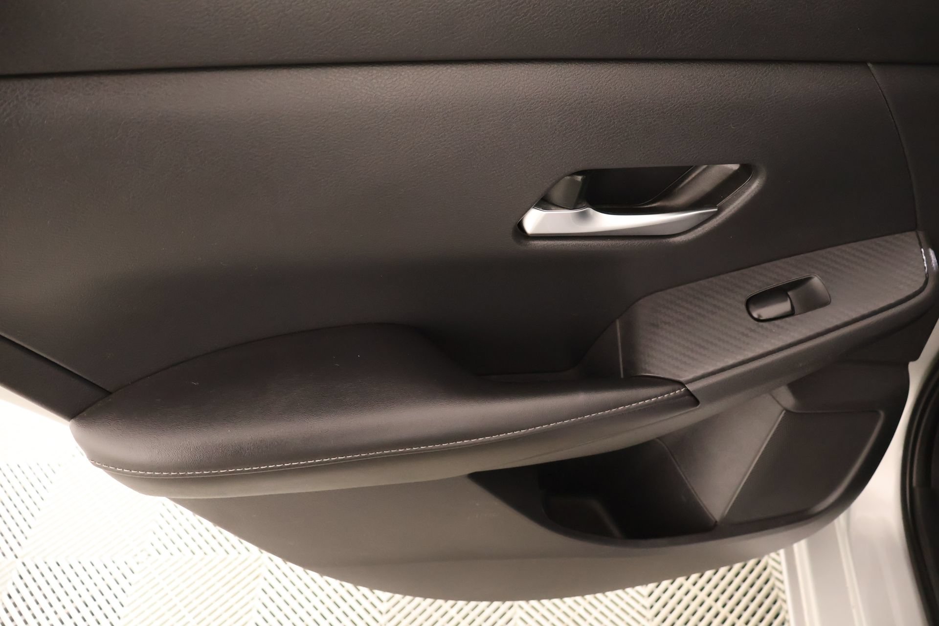 Used 2023 Nissan Sentra SV FWD image 15