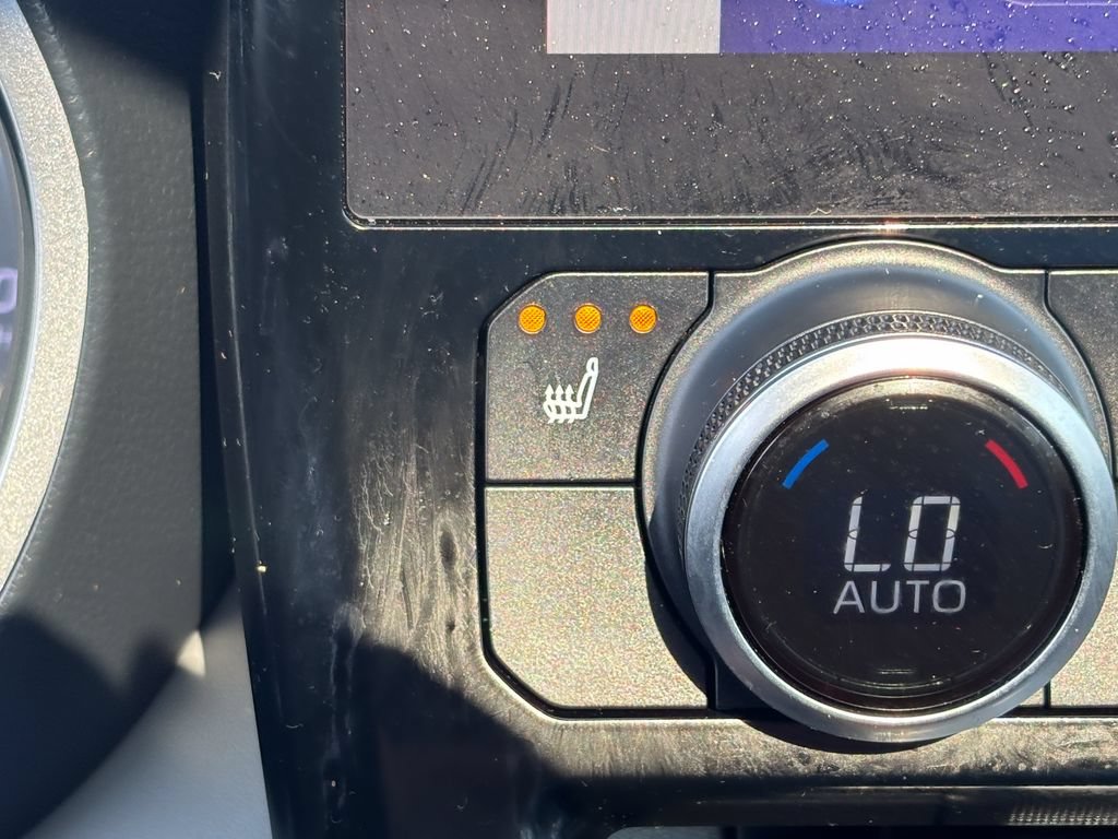Certified 2024 Toyota Highlander XLE FWD image 25