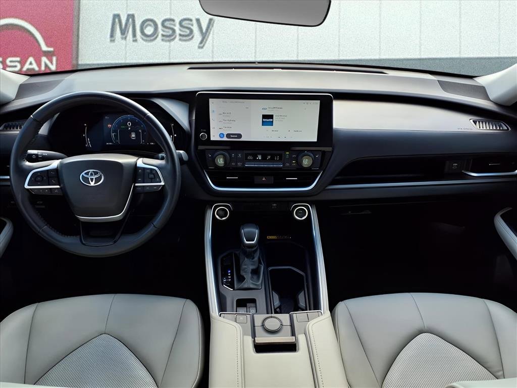 Used 2024 Toyota Grand Highlander XLE image 18