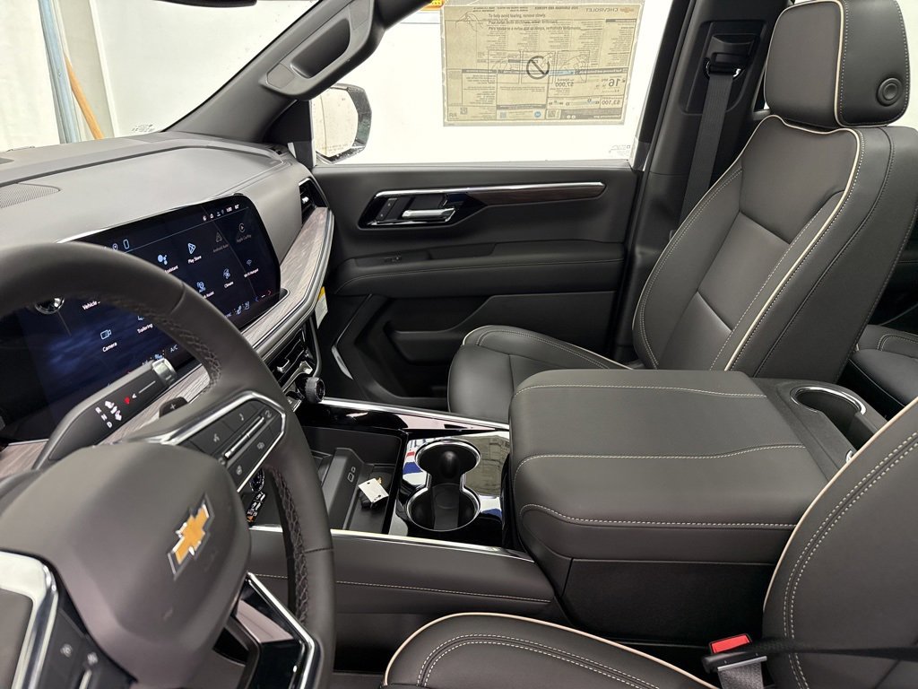 New 2026 Chevrolet Suburban Premier w/ Sun And Tow Package image 31