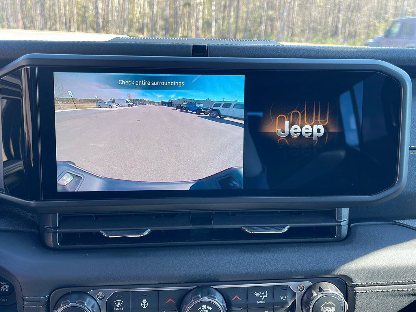 New 2026 Jeep Gladiator Sport AWD/4WD image 18