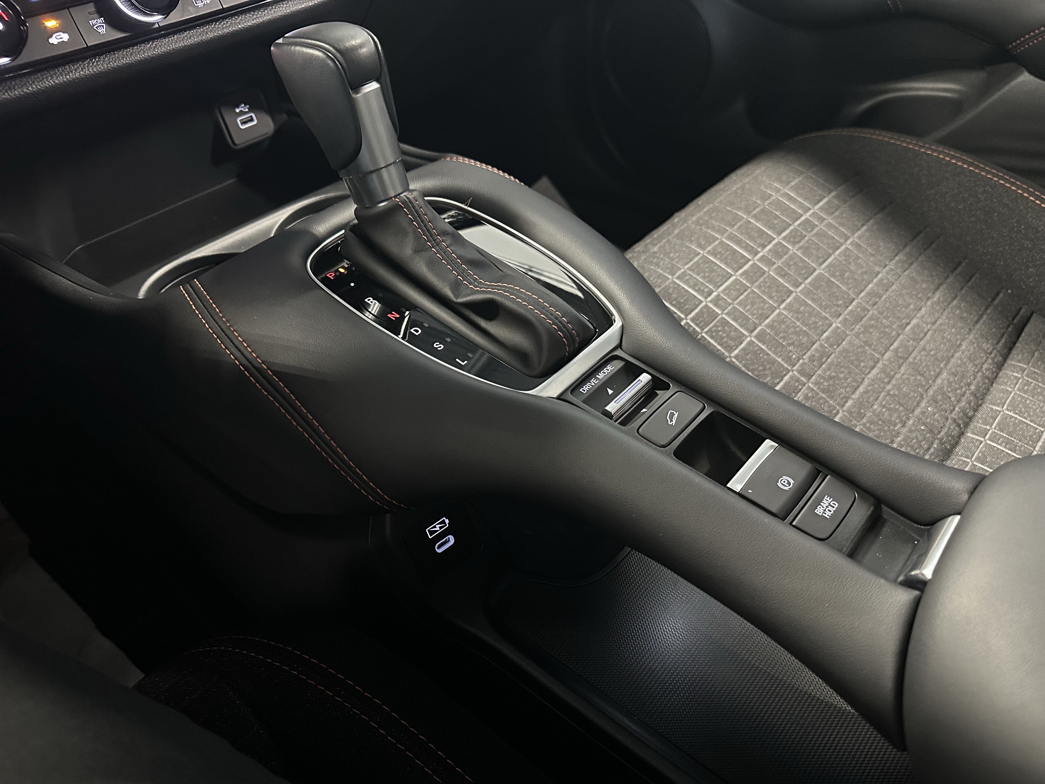 Used 2025 Honda HR-V Sport image 16