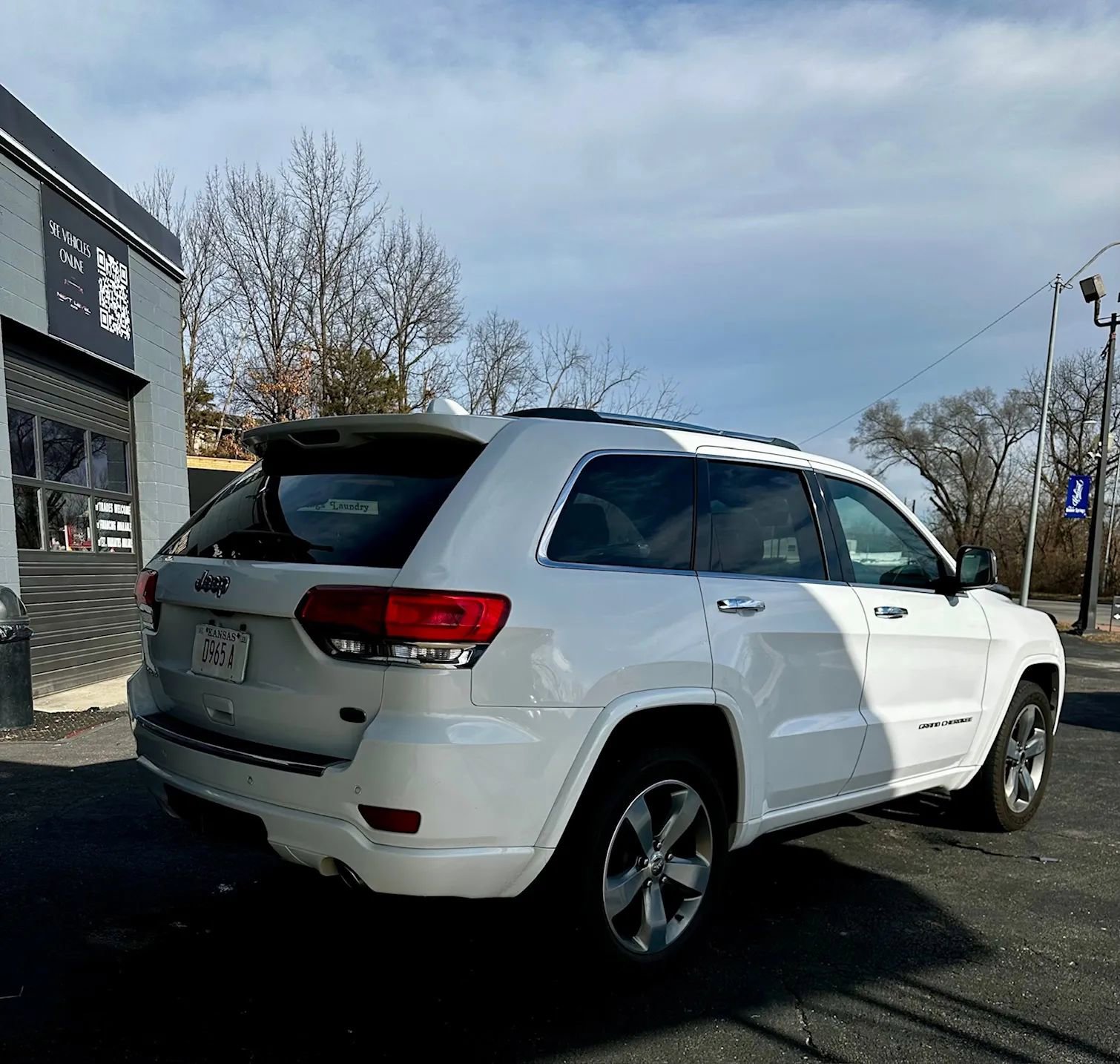Used 2015 Jeep Grand Cherokee Overland image 5