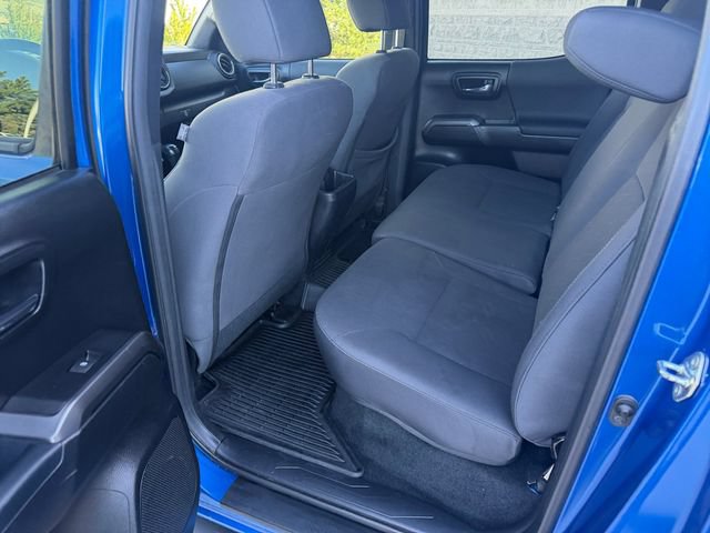 Used 2018 Toyota Tacoma TRD Sport w/ Technology Package AWD/4WD image 11