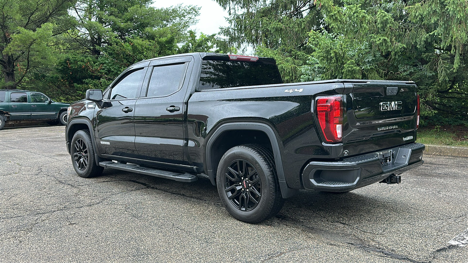 Used 2021 GMC Sierra 1500 Elevation w/ LPO, Elevation Black Package AWD/4WD image 7
