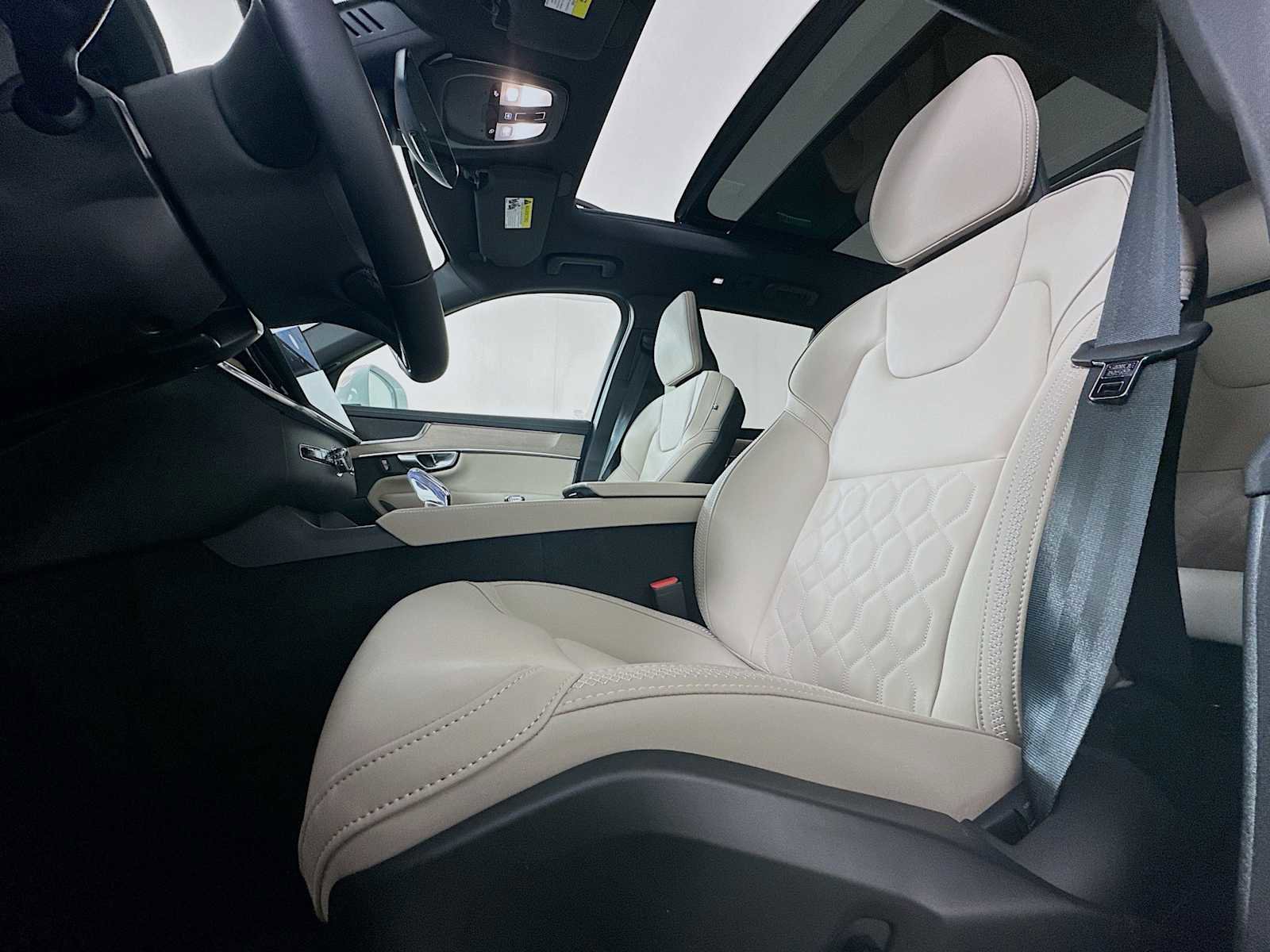 New 2026 Volvo XC90 B5 Core AWD/4WD image 19