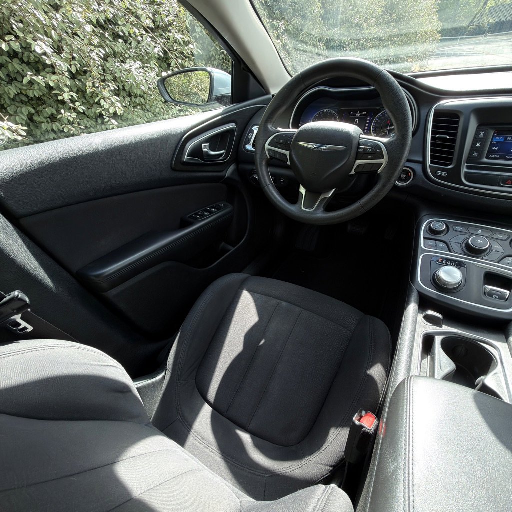 Used 2015 Chrysler 200 Limited image 31