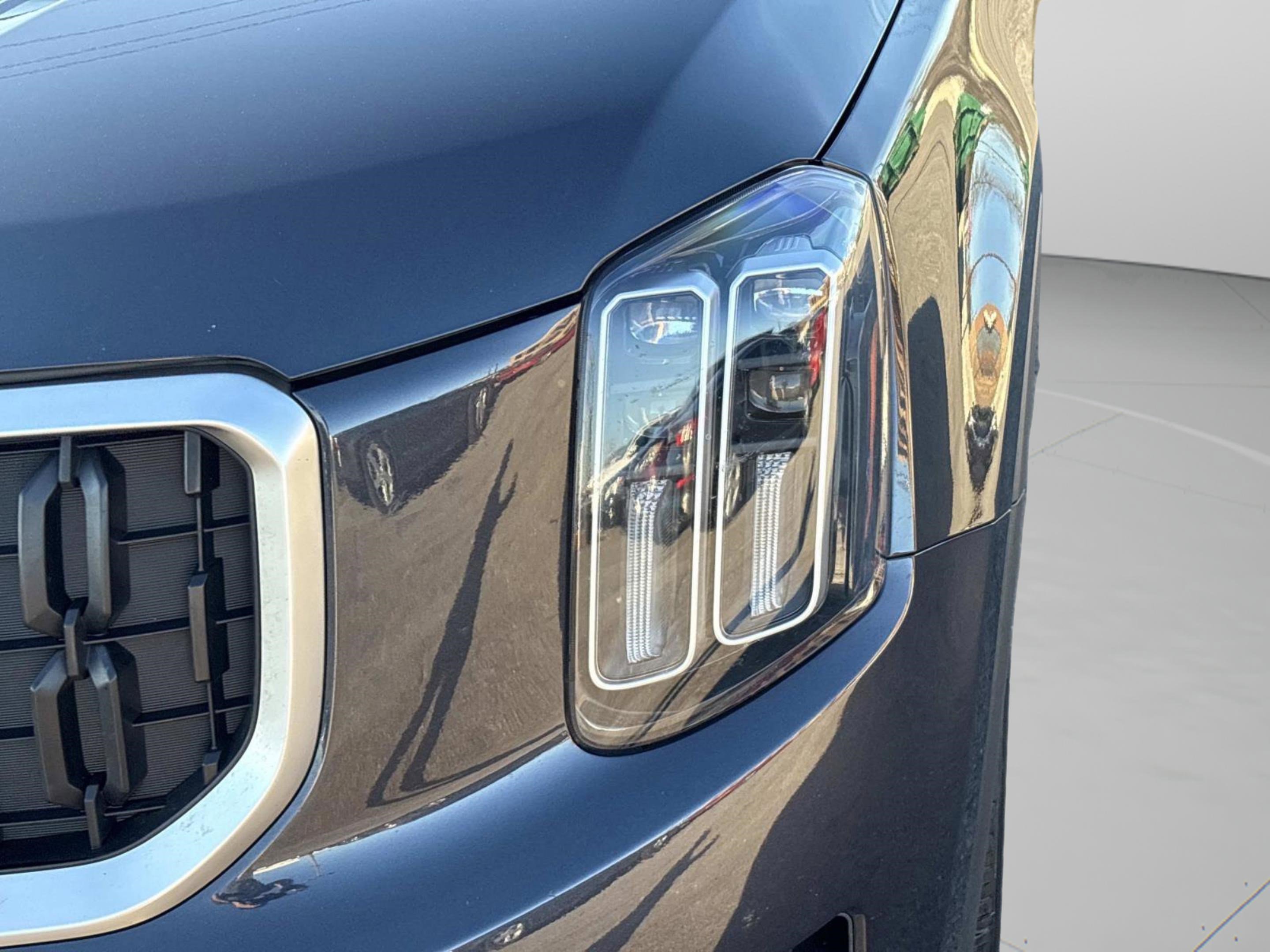Used 2025 Kia Telluride EX image 33