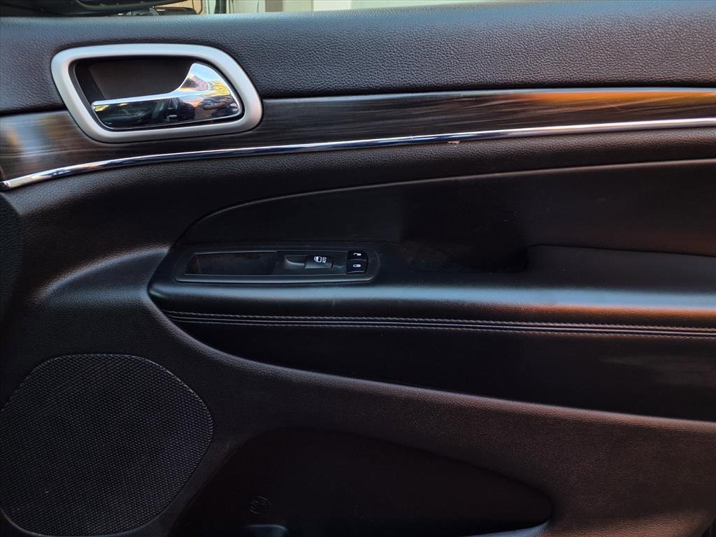 Used 2019 Jeep Grand Cherokee Limited w/ Luxury Group II image 25