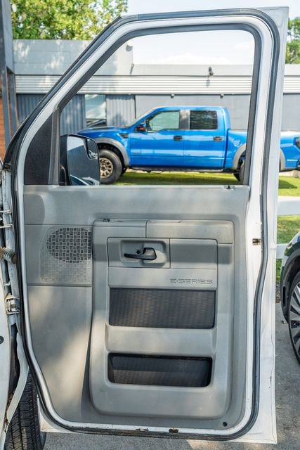 Used 2014 Ford E-350 and Econoline 350 XLT image 33