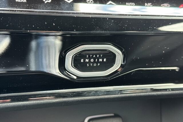 New 2026 Jeep Grand Cherokee Altitude image 20