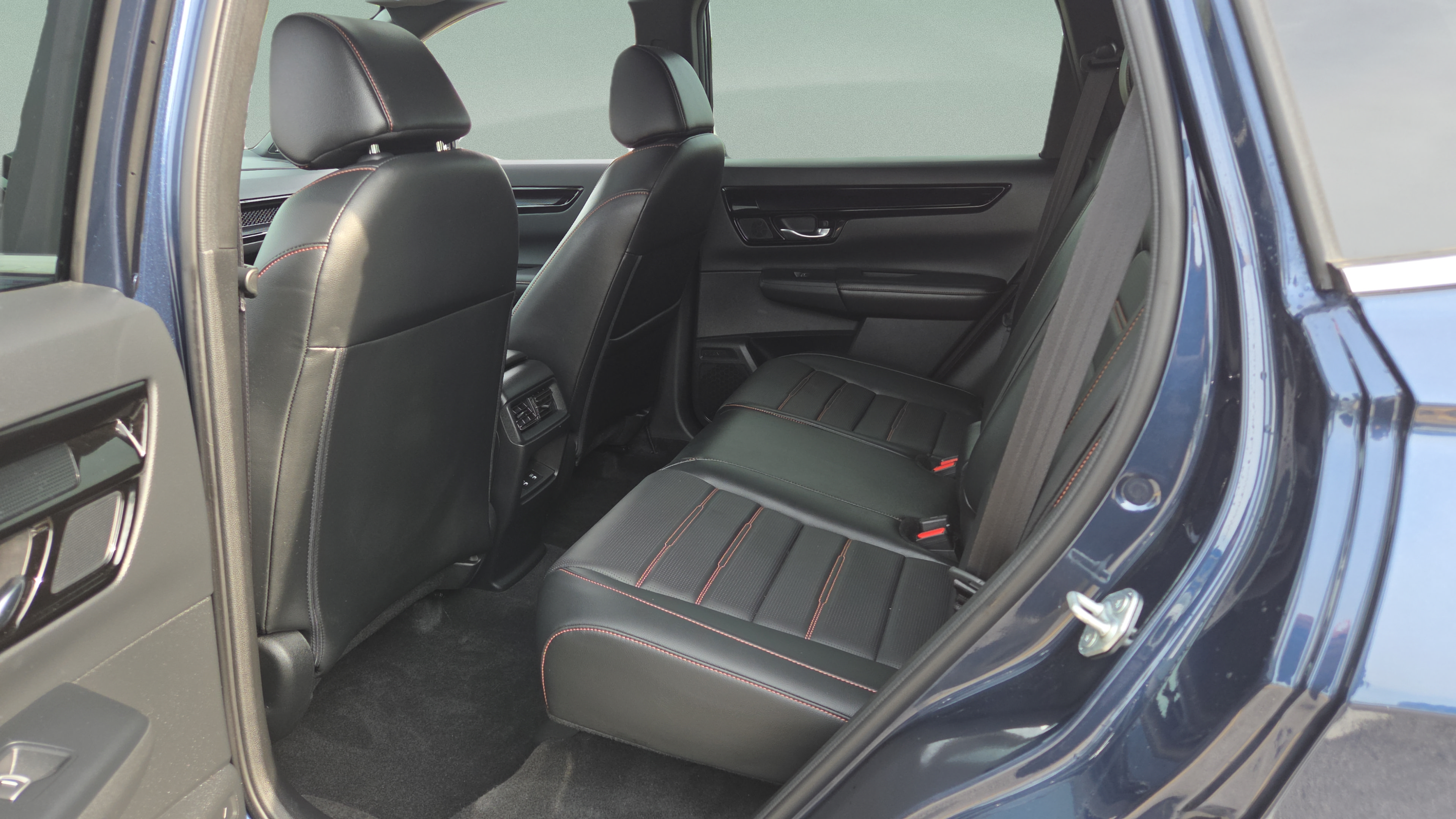 Used 2024 Honda CR-V Sport Touring image 11