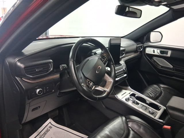 Used 2020 Ford Explorer Platinum w/ Premium Technology Package AWD/4WD image 29