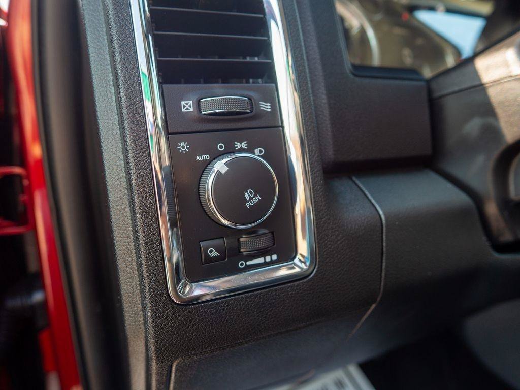 Used 2015 RAM 2500 Laramie w/ Convenience Group AWD/4WD image 21