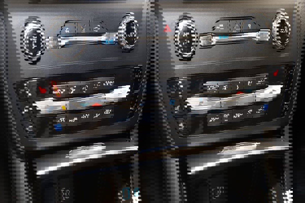 Used 2020 Ford Explorer ST w/ Premium Technology Package image 32