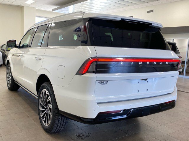 New 2025 Lincoln Navigator Black Label AWD/4WD image 5