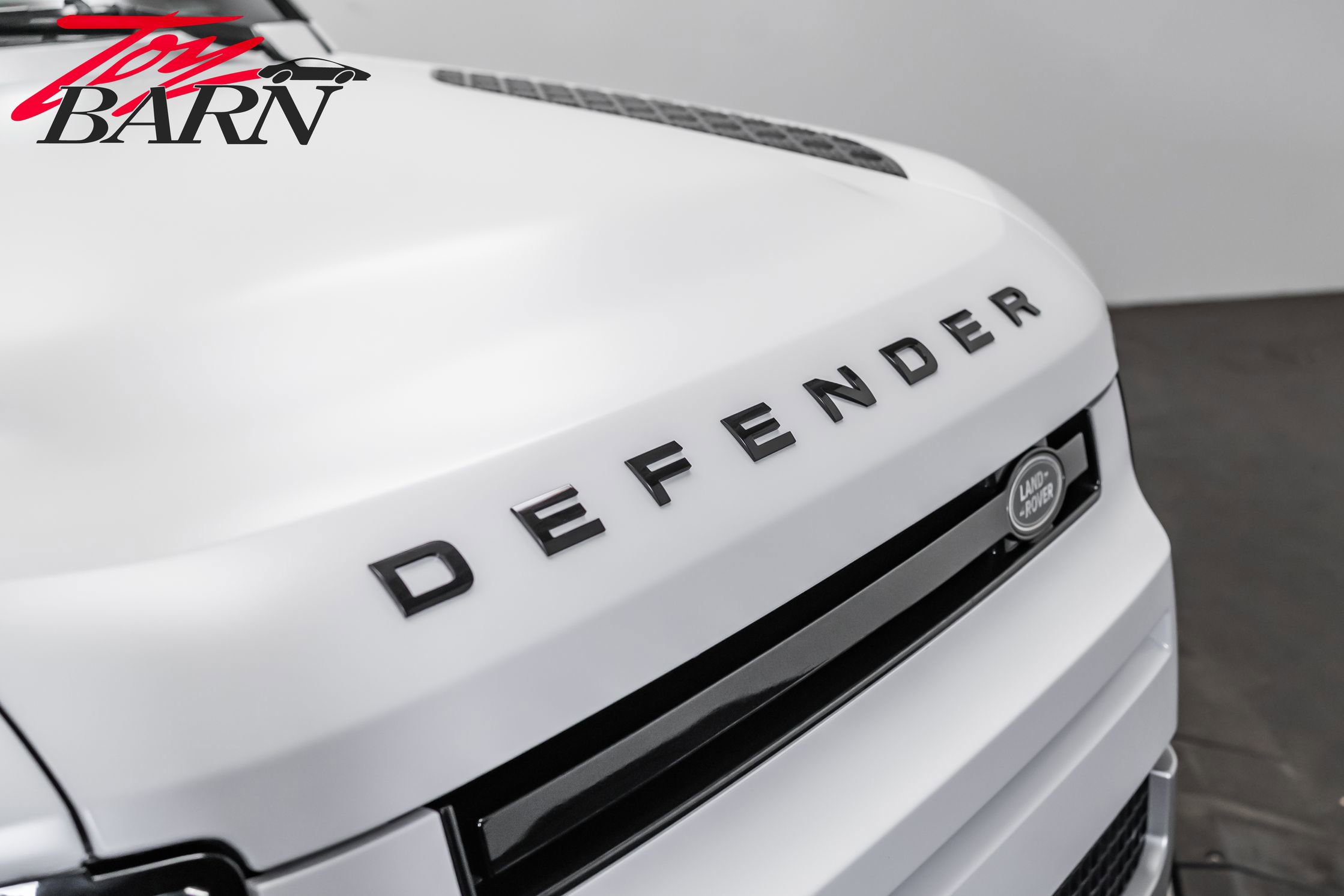 Used 2023 Land Rover Defender 130 SE image 8