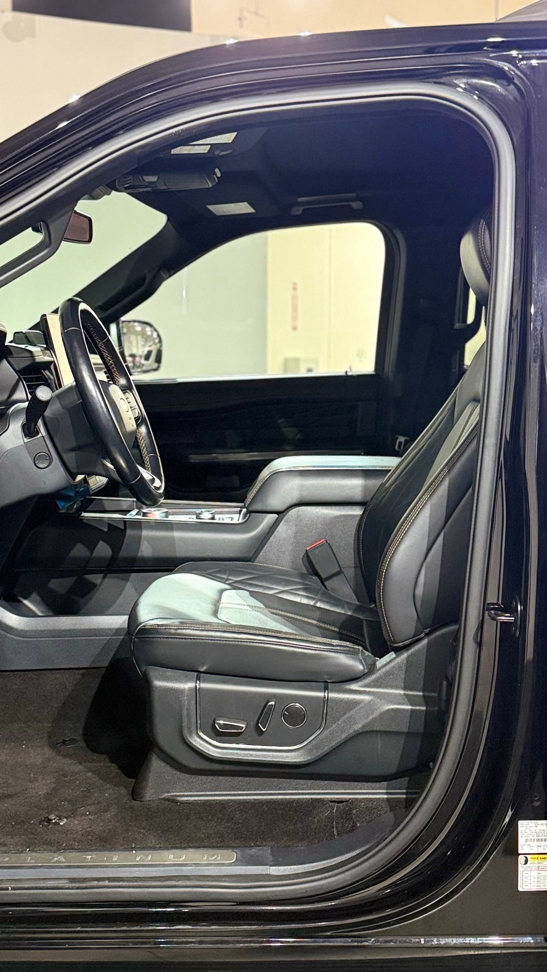 Used 2022 Ford Expedition Platinum image 37