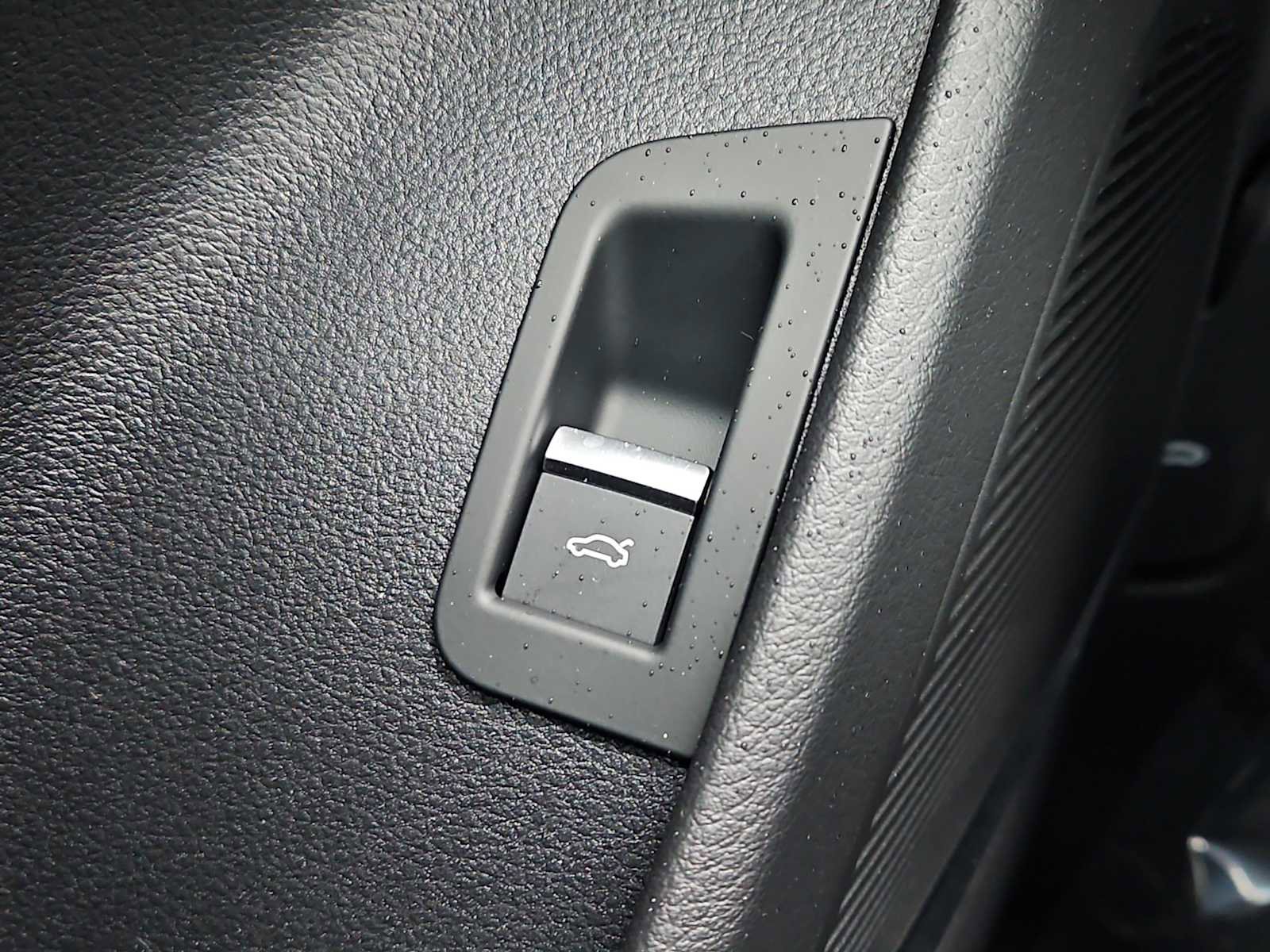 New 2026 Audi Q8 Premium Plus image 17