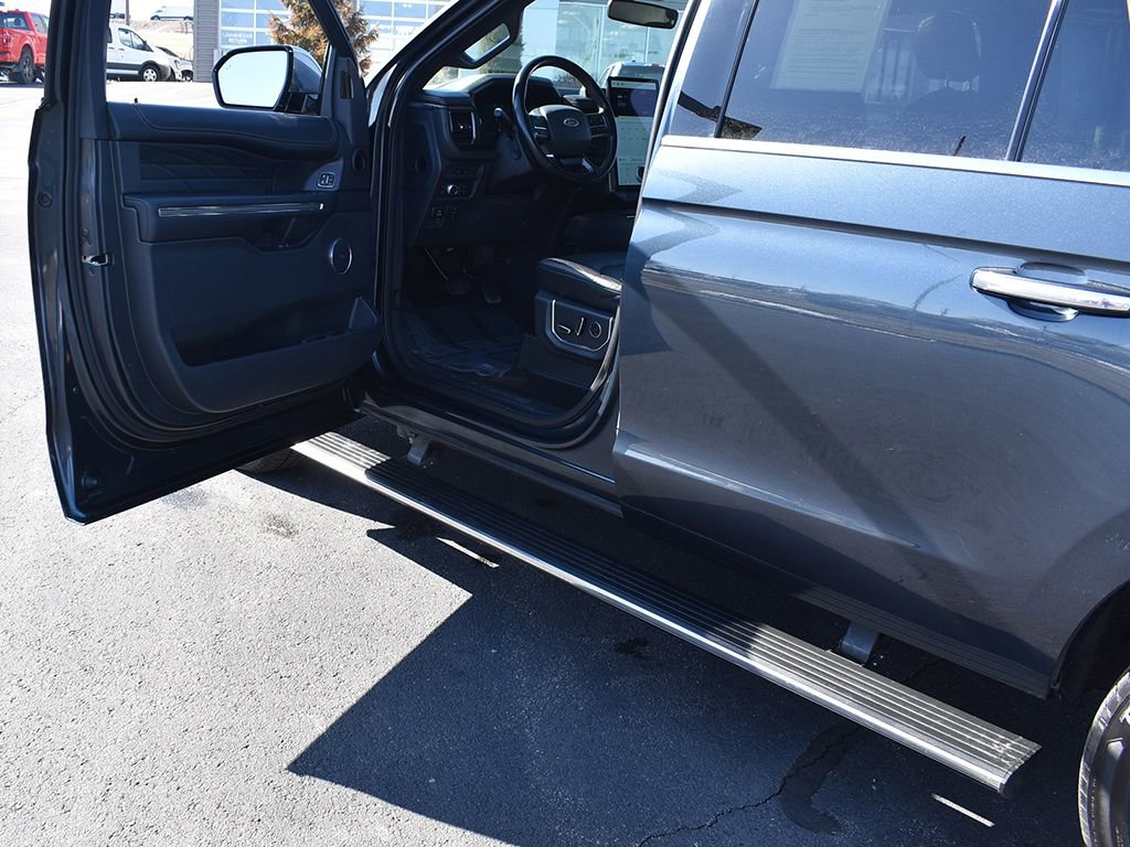Used 2022 Ford Expedition Max Platinum AWD/4WD image 18