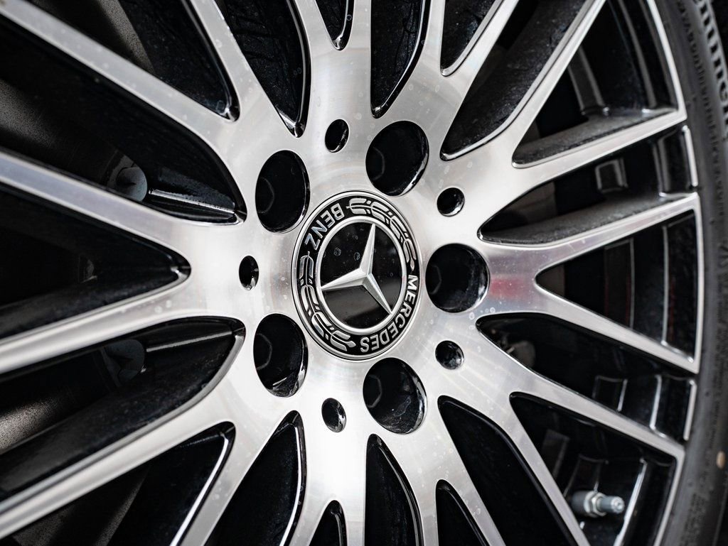 Used 2025 Mercedes-Benz C 300 4MATIC Sedan image 8