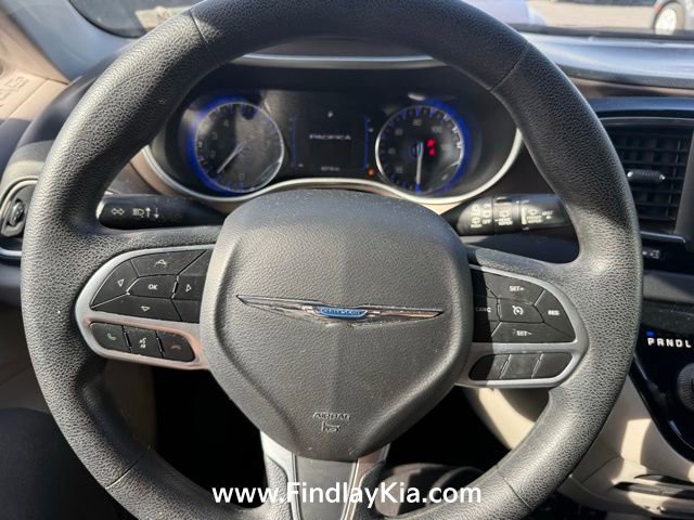 Used 2019 Chrysler Pacifica Touring Plus w/ Tire & Wheel Group image 7