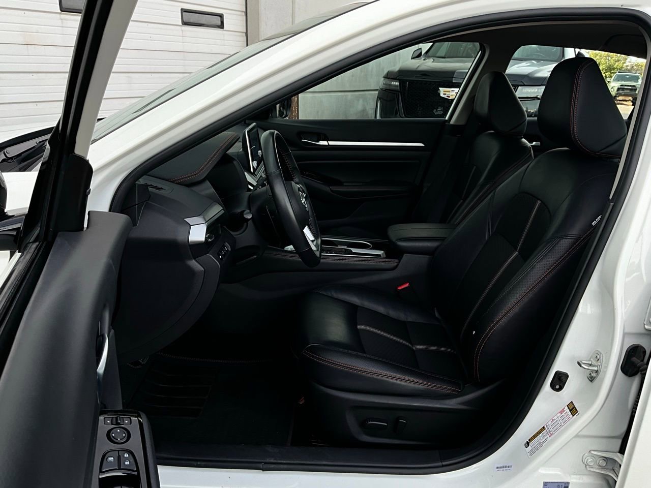 Used 2025 Nissan Altima 2.5 SR image 10