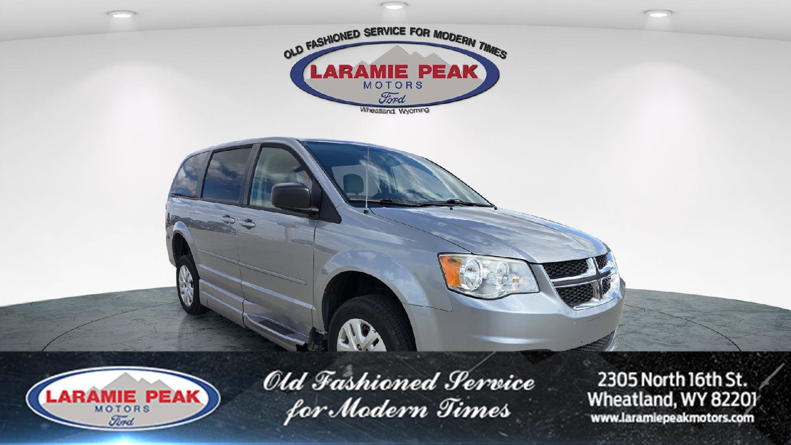 Used 2016 Dodge Grand Caravan SE w/ Quick Order Package 29E SE FWD image 1