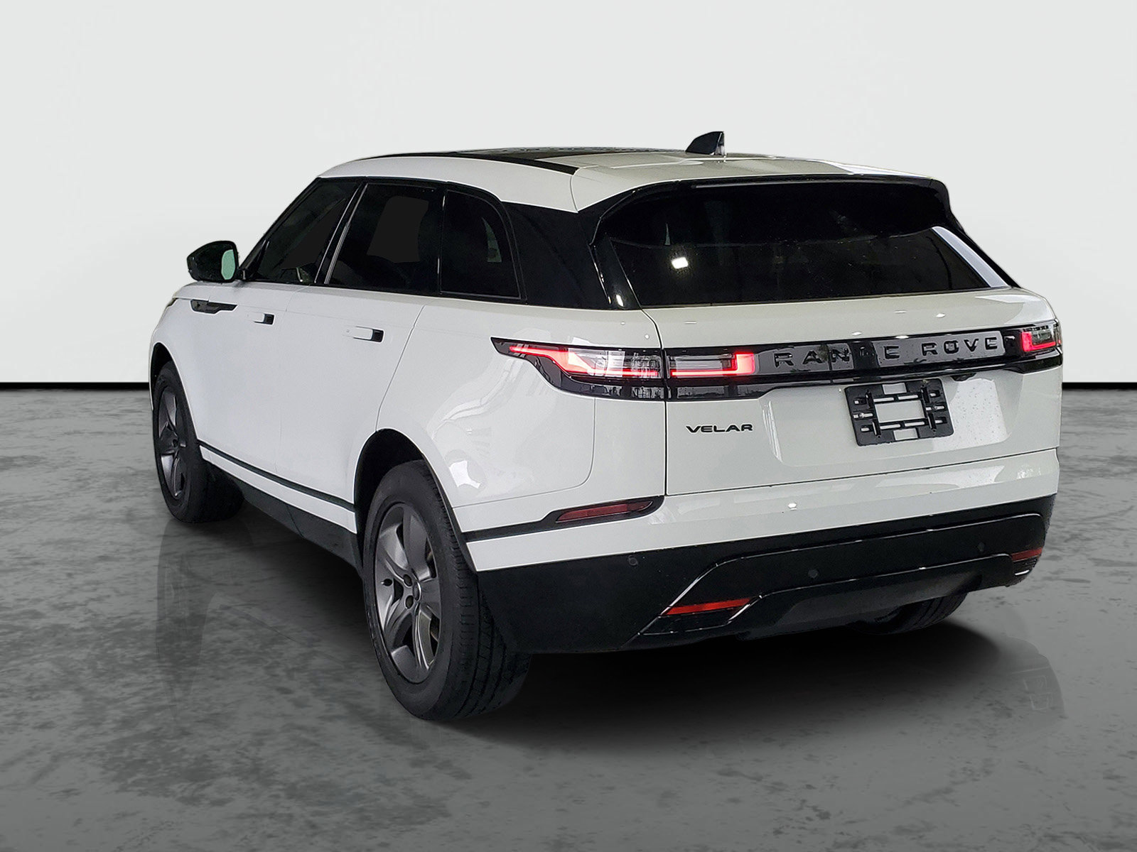 Used 2025 Land Rover Range Rover Velar Dynamic SE AWD/4WD image 3