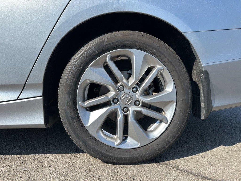 Used 2018 Honda Accord LX image 4