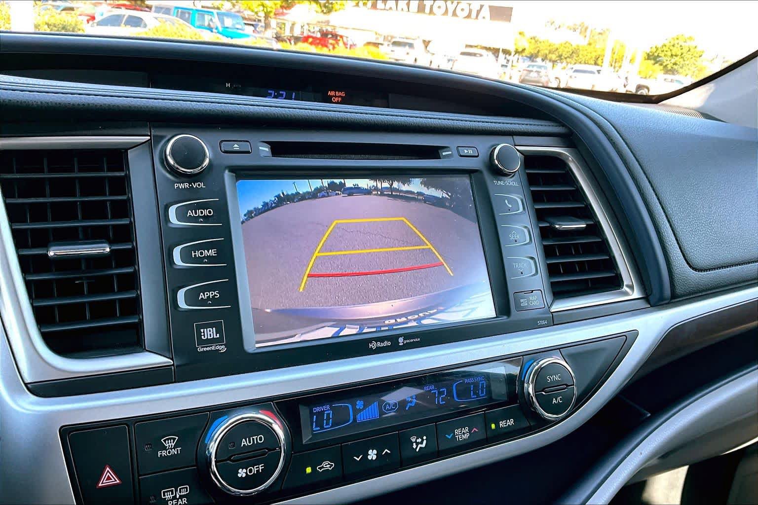 Used 2015 Toyota Highlander Limited AWD/4WD image 26