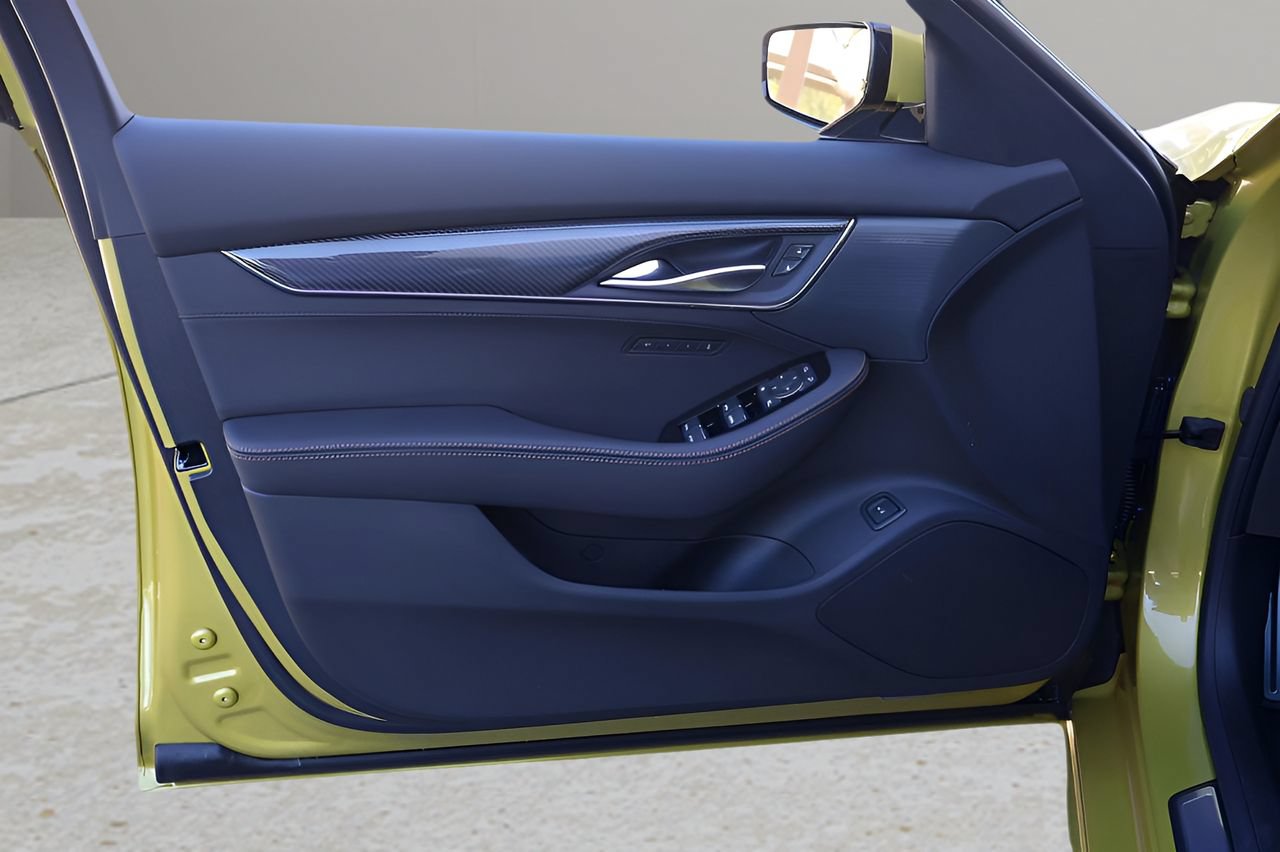 New 2026 Cadillac CT5 Sport w/ Technology Package RWD image 10